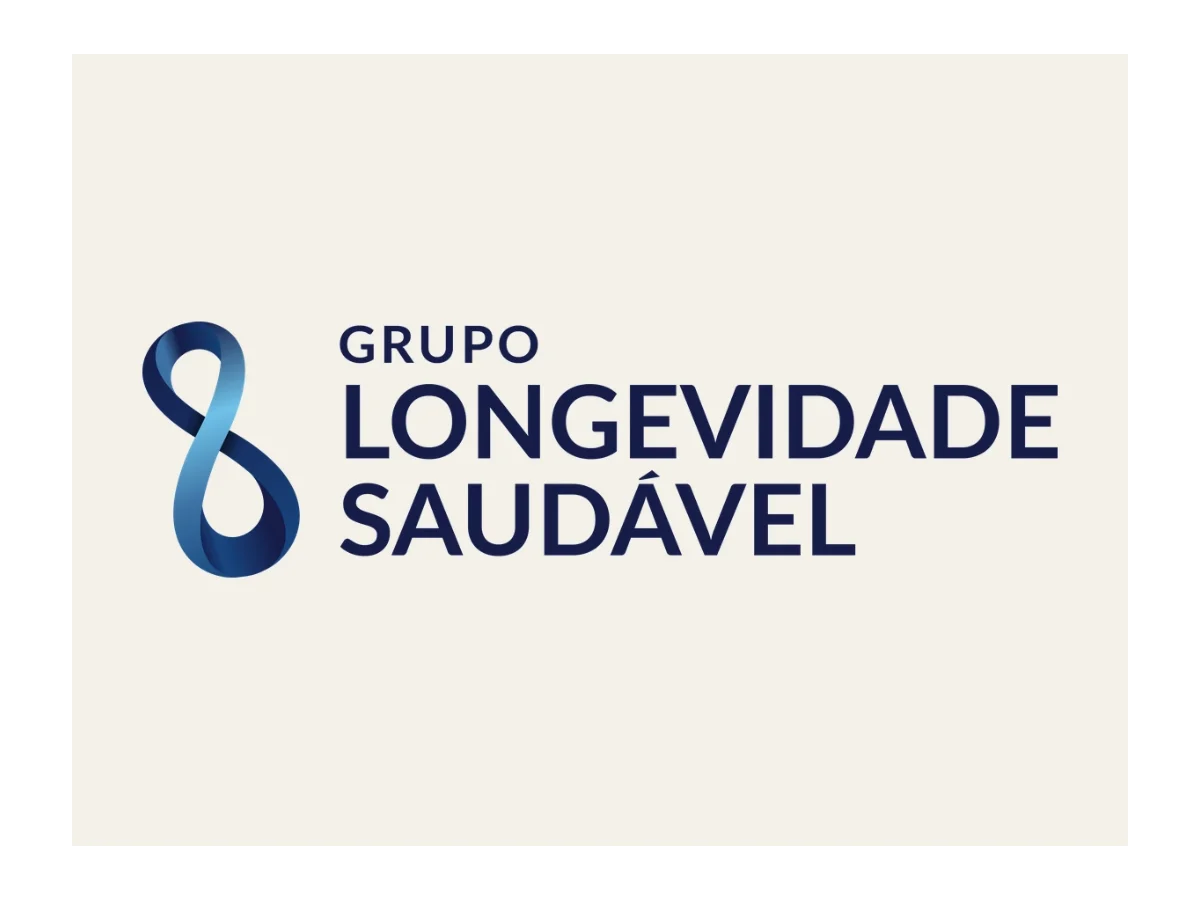 Logo da iniciativa Grupo Longevidade Saudável  Há 25 anos, o Grupo Longevidade Saudável atua como uma das principais referências brasileiras em educação médica voltada às Ciências da Longevidade Humana. Com presença nac